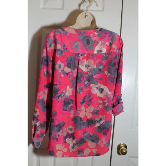 Ann Taylor Pink Floral Henley Blouse sz M - Picture 2 of 3